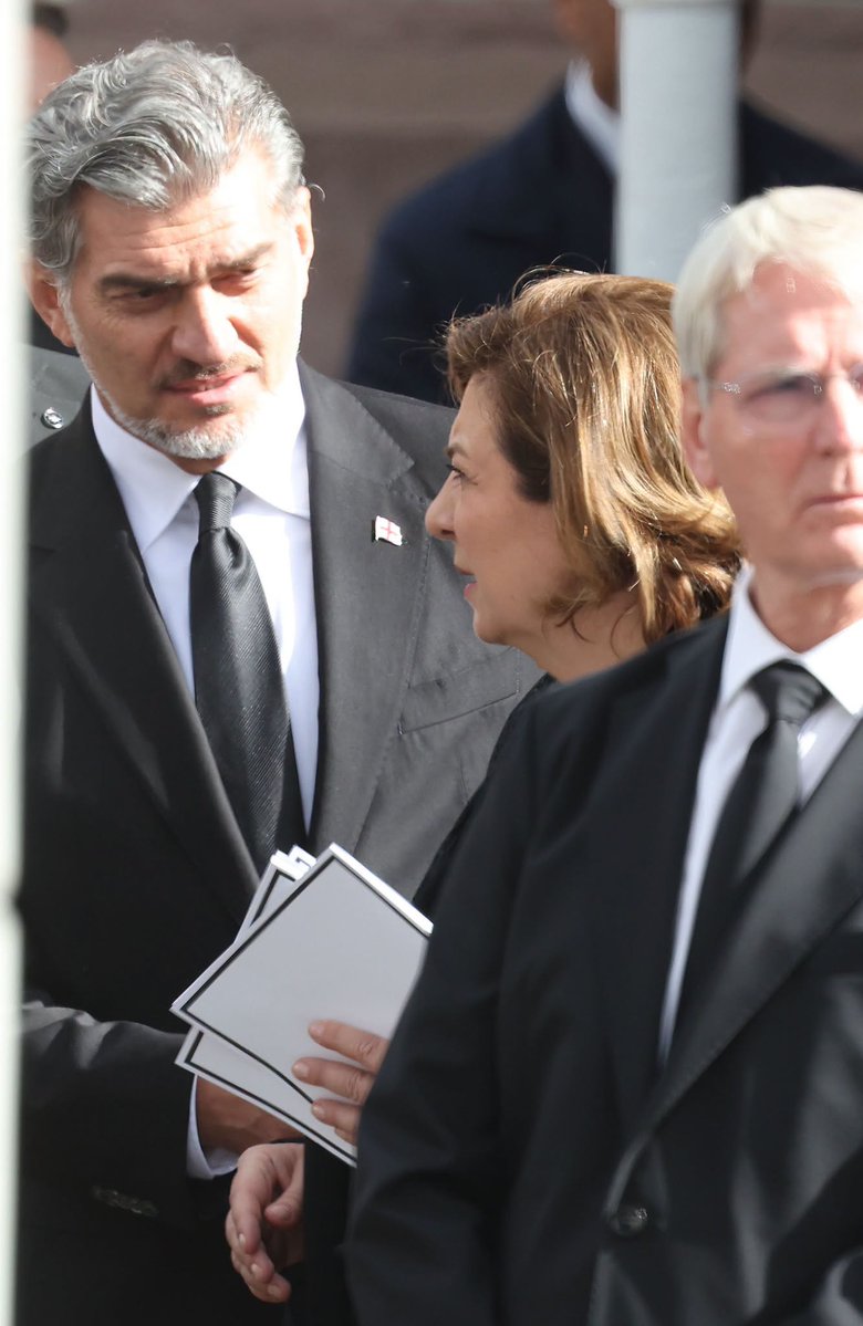 EmbassyGeoOslo's tweet photo. 🇬🇪President of Georgia H.E. Mr. Mikheil Kavelashvili, accompanied by his spouse Mrs. Tamar Bagrationi, attended the State Funeral of His Majesty King Harald V and, on behalf of Georgia, paid tribute to his memory🇳🇴 https://t.co/7Jq1Qqvbxg