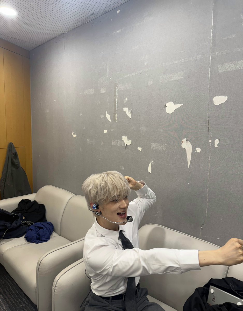 by_verivery's tweet photo. [#용승]       

Don't Panic! 첫방 
#Mcountdown 완✨

#YONGSEUNG #베리베리 #VERIVERY https://t.co/5N5pg6GFQ9