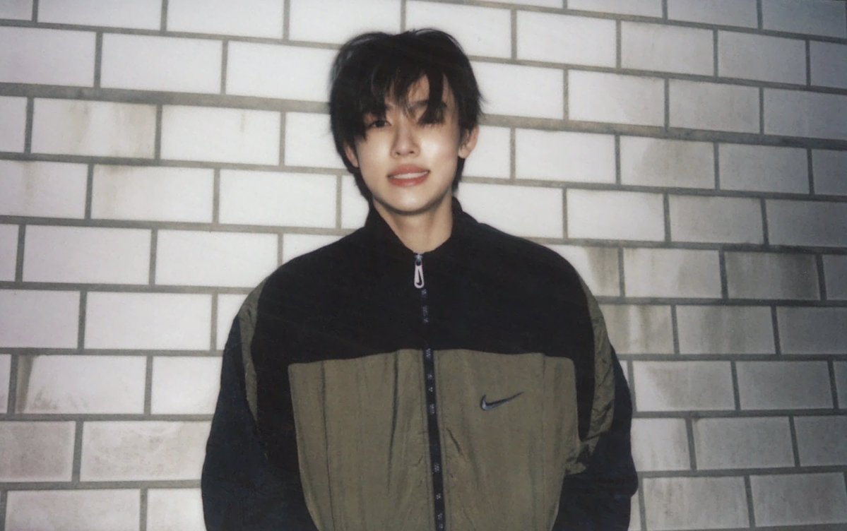 eomseaniee's tweet photo. he’s so pretty and cool at the same time 𑣲⋆ #성현 https://t.co/adIAqjl4jV