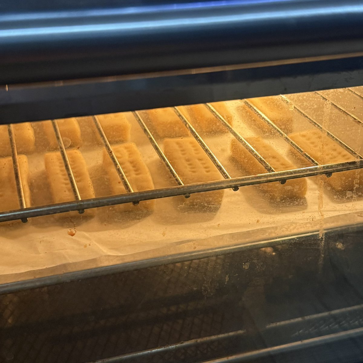 YMbbiyak's tweet photo. 쇼트브레드 🍪☕️ https://t.co/fHniILEPLY