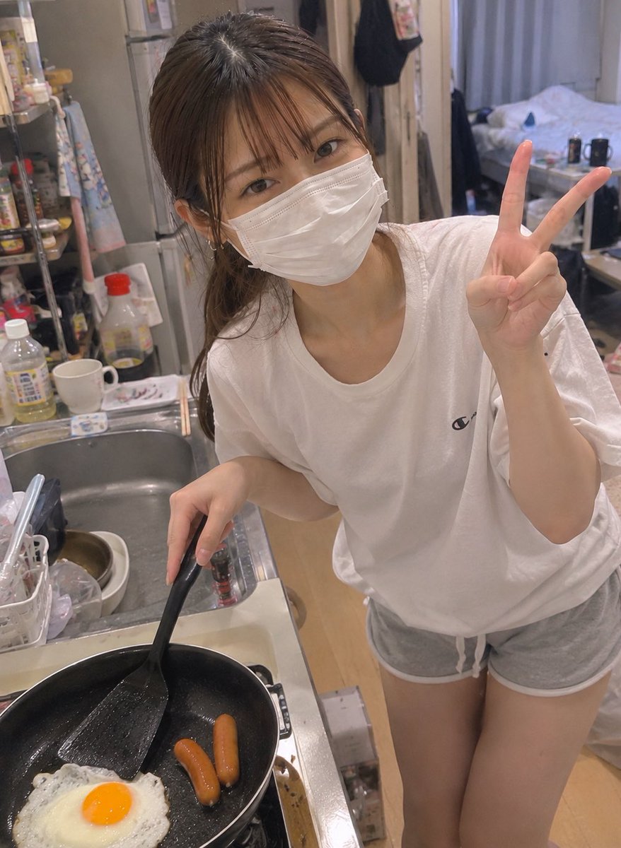 mikan00421's tweet photo. ど〜せ誰も見てないもんね〜😊

これは、朝食では御座いません。
夕方に作って食べました🤩 https://t.co/U69QSo744q
