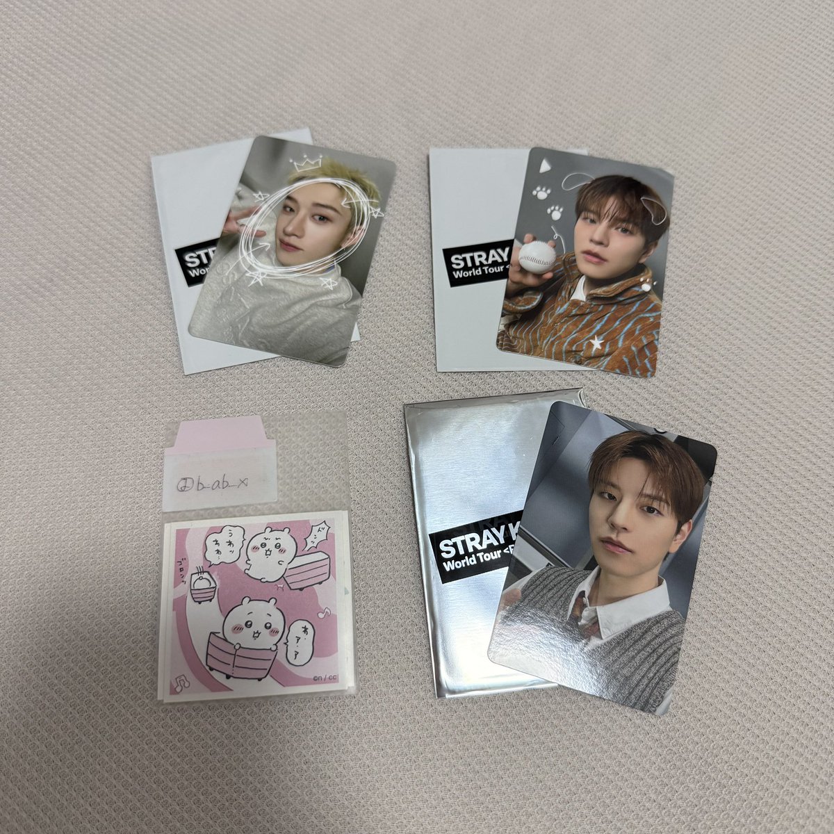 b_ab_x's tweet photo. Stray Kids ストレイキッズ　スキズ　RUN IT ポップアップ　グッズ購入特典　トレカ交換

譲)画像参照
求)🟥フィリックス、アイエン(友人分)

郵送交換希望📮
お気軽にお声掛けください🙇‍♀️ https://t.co/bNo4t4Z6eX