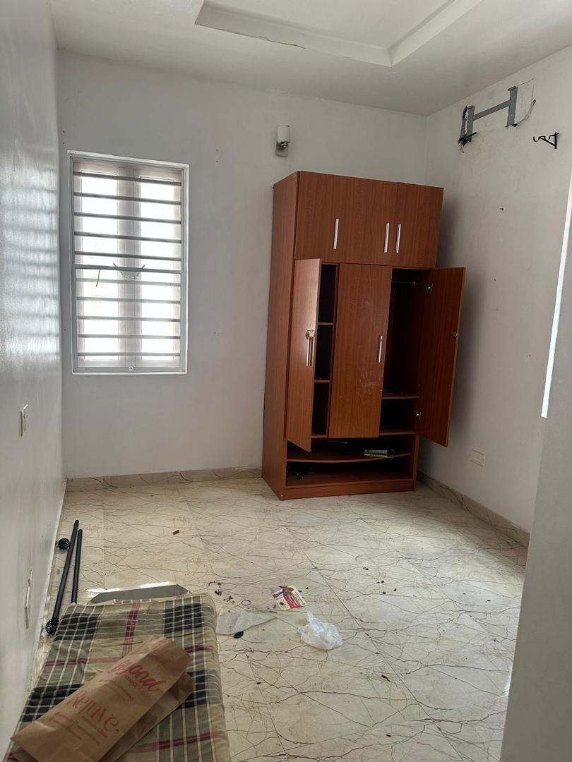 SeguOluseun's tweet photo. For Sale

Newly built 3bed flat 

@ Salvation Road Opebi IKEJA 

Price: N200M 

My Direct to the mandate

Contact Olueze Properties 
Whatsapp 0916 124 8659 
Call +2348032803321
#am https://t.co/TDDGAugqCe