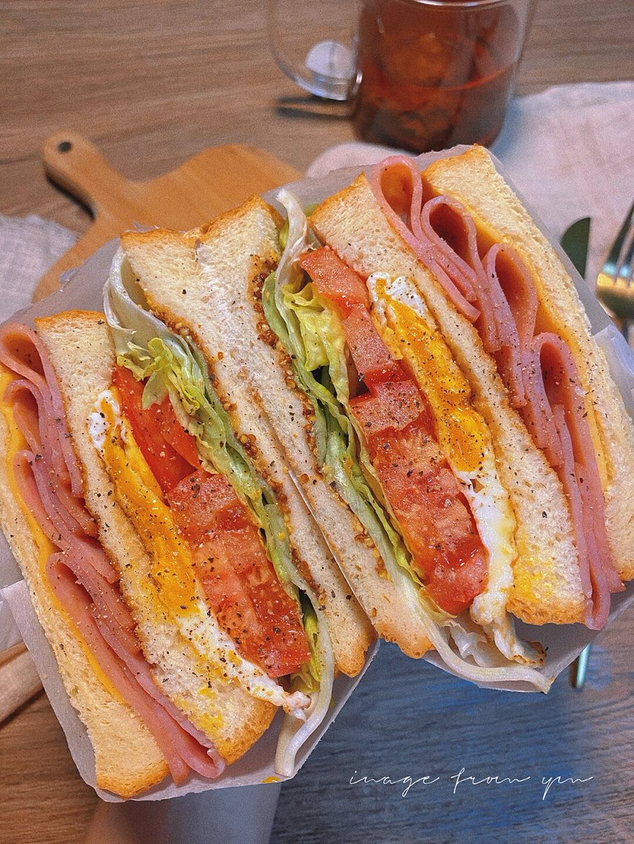 StevenRussjvl2's tweet photo. Stocked up on farm-fresh eggs, ripe avocados u0026 heirloom tomatoes today—perfect for tomorrow’s weekend brunch! No processed stuff, just quality, local picks. https://t.co/hdAaJzP4tj