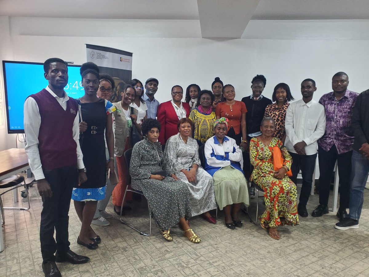 AimKazika's tweet photo. Retour en images de la formation développement personnel pour des femmes entrepreneures encadrées par #CERTTIS et l'Incubateur du Génie Scientifique Congolais (#IGSC). Les apprenants ont appris comment identifier leur potentiel, développer une vision claire et leurs communautés. https://t.co/fJ5cNtJfsp
