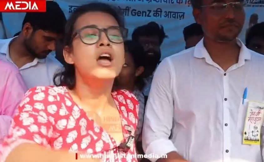 janardanmis's tweet photo. नेहा बोरा पहुंची यूपी, CM योगी को प्रयागराज से दी चुनौती, गद्दी से उखाड़ फेंकेंगे ..🎯😎

पगली वो चाय वाले नहीं है गाय वाले है ..
पड़े लिखे समझदार ततै*या के छ*त्ते में हाथ नहीं डालते, एक शब्द उल्टा निकला तो बाबाजी सीधा टां.... देते हैं .. https://t.co/8Gw8jxfb0O