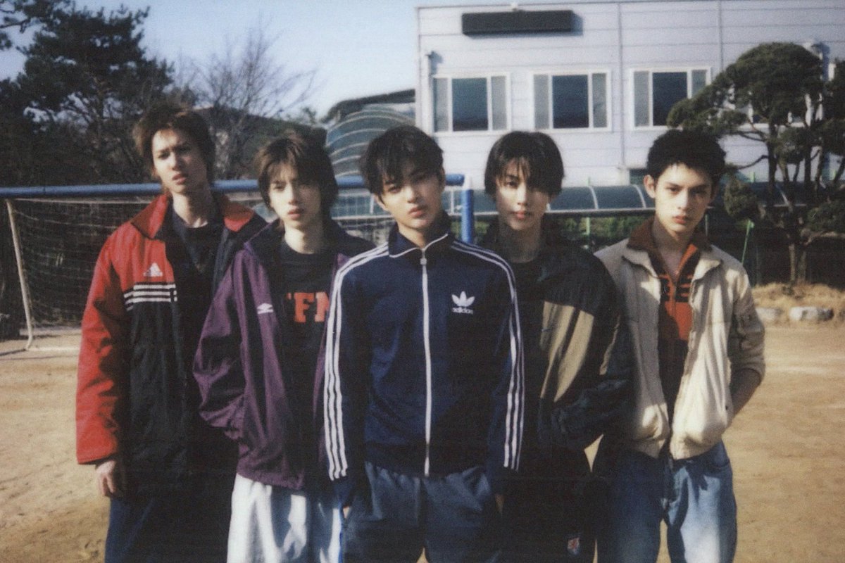 zhaoyufancokr's tweet photo. forever five<3 https://t.co/uTjyJEkwJ8