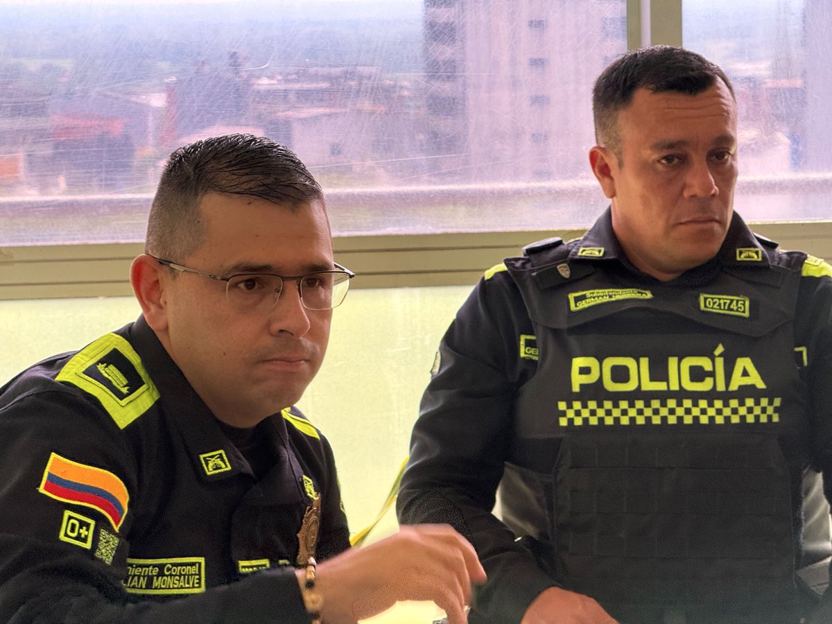 GobMeta's tweet photo. Con la Policía, avanzamos en la coordinación de las visitas a los barrios beneficiarios del proyecto Zonas Seguras, con el propósito de verificar las condiciones del territorio y determinar las necesidades para la instalación y adecuado funcionamiento de las alarmas comunitarias. https://t.co/yj14TJ1CCw