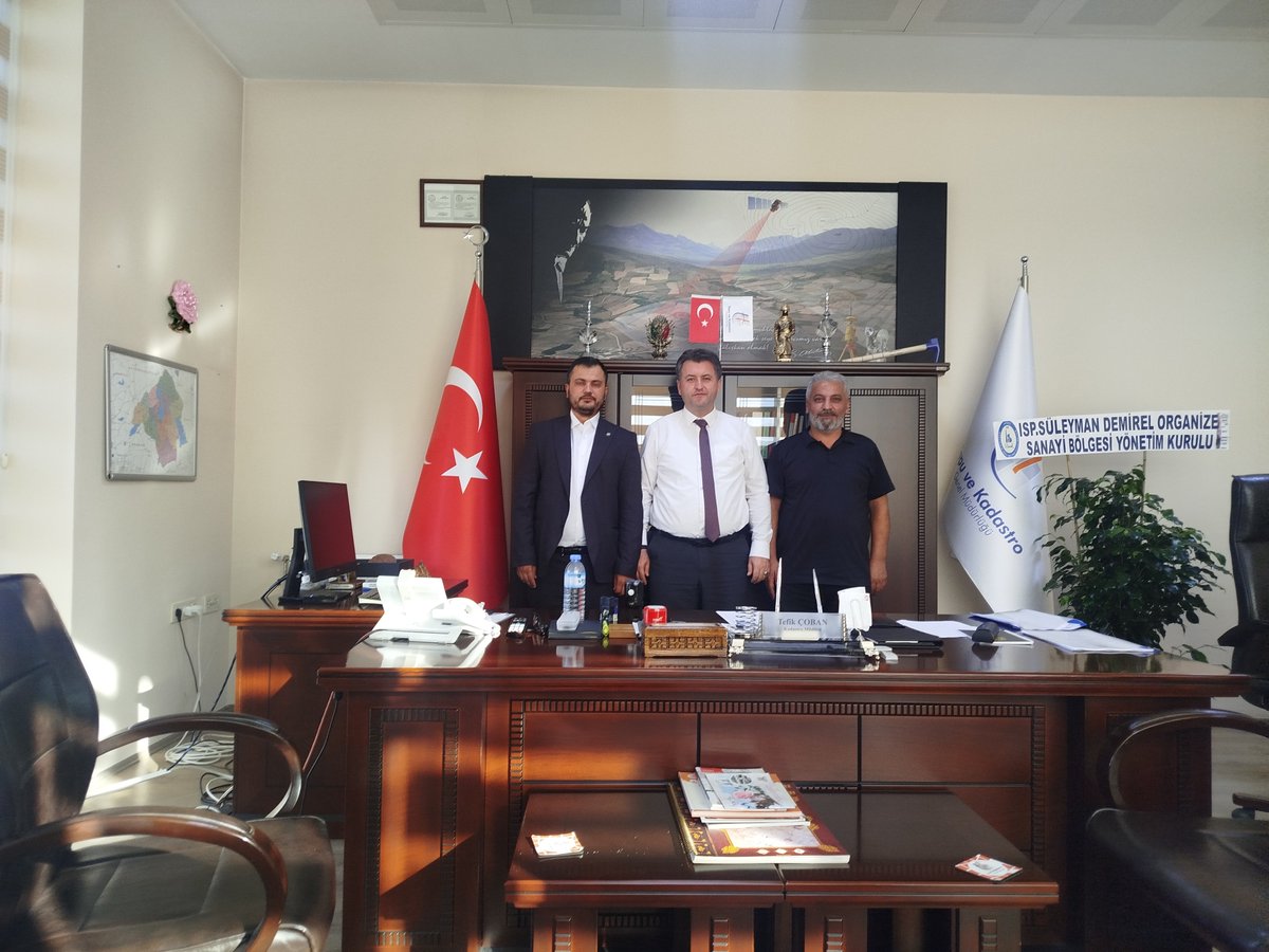 HudaPar_Isparta's tweet photo. İl Başkanımız Salih Demir ve beraberindeki heyetimiz, Isparta’mıza yeni atanan Tapu ve Kadastro Müdürü Sayın Tefik Çoban’a hayırlı olsun ziyaretinde bulundu.
Nazik ev sahipliği için müdürümüze teşekkür ediyor, yeni görevinde başarılar diliyoruz. https://t.co/kvNA5AFfTk