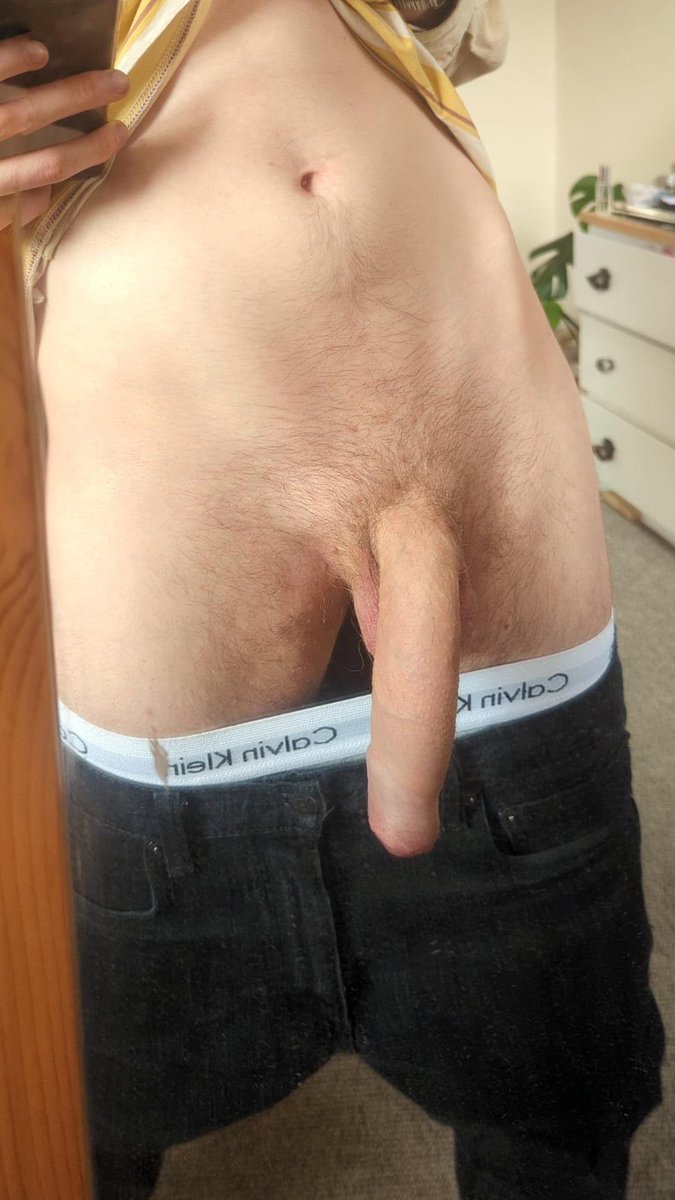 FlexxDaddyy69's tweet photo. You walk in and see your room mate like this wyd ? 😏

#canadian #twink #bwc #horny #teen #bigdick #nsfw https://t.co/n2WEMpqt9b