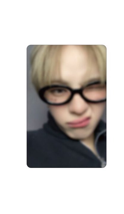 mtk2053's tweet photo. treasure 交換　トレカ

譲　fc入会特典　ほっぺこぶし
　　ドヨン

求　10000円特典
　　ジェヒョク

異種交換で難しいとは思いますが心当たりの方いらっしゃいましたらお声がけください。 https://t.co/jHskhgRnJ8