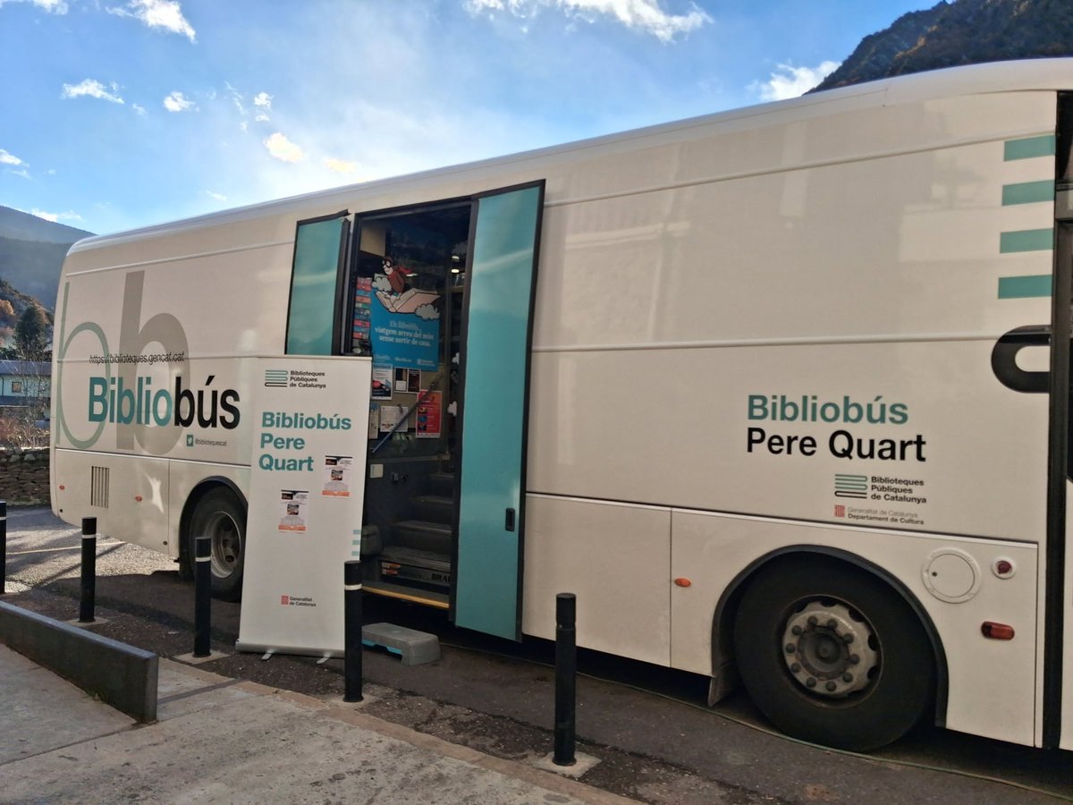 bibliotequeslle's tweet photo. 🚌📚Ja podeu consultar les dades estadístiques 2025 dels #BibliobusosLleida de @bibliotequescat.

📈A destacar l'augment d'activitats, assistents i usuaris inscrits!

Bibliobús Garrigues-Segrià👉https://t.co/took0KImTB
Bibliobús Pere Quart 👉https://t.co/ntnpIUY1hX https://t.co/BhBVKKsdss
