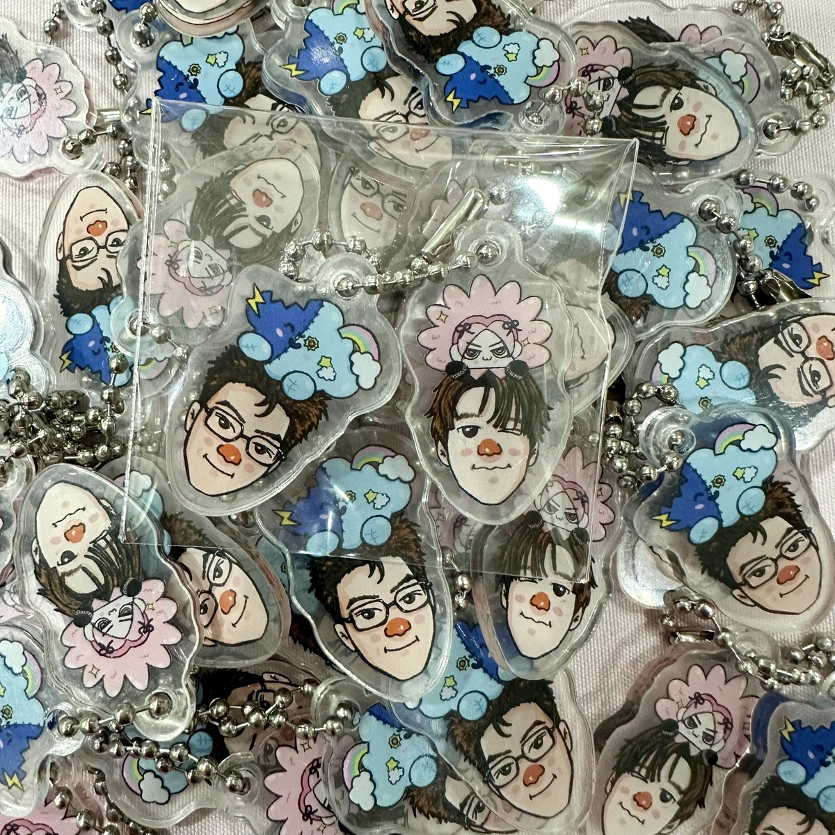 ABnae's tweet photo. pls kindly retweet 🫧

Giveaway for #SkyNaniSToTheNFancon
🩵🩷☁️🌸
∞ Keychain 25 ea
∞ Sticker 60 set
∞ Magnet 60 ea

date : 19 SEP 2026

ใครเดินสวนแล้วสบตาเรา เรายื่นแจกเลยค่ะ 5555 https://t.co/XJW9GObniG