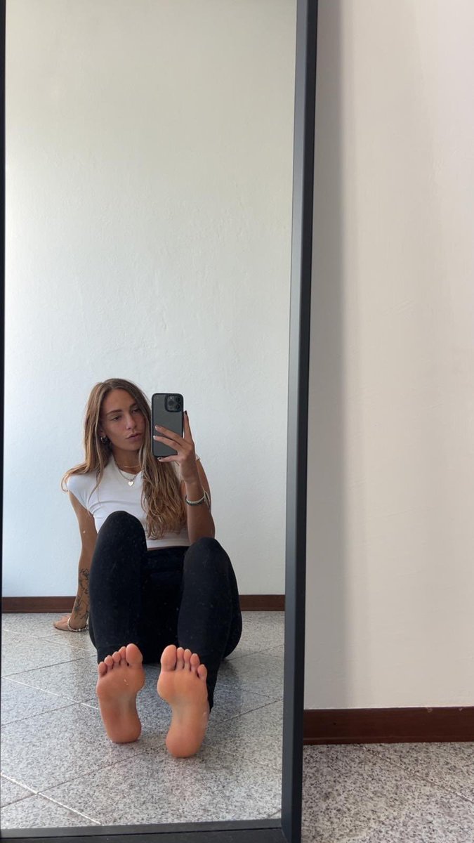 mmmfeety's tweet photo. @queenmbea 
Face         7/10 ⭐⭐
Body    8.5/10 ⭐⭐⭐✴️
Feet          7/10 ⭐⭐
Soles       8/10 ⭐⭐⭐
Overall  7.7/10 ⭐⭐✴️ https://t.co/IcX6w6yyP5