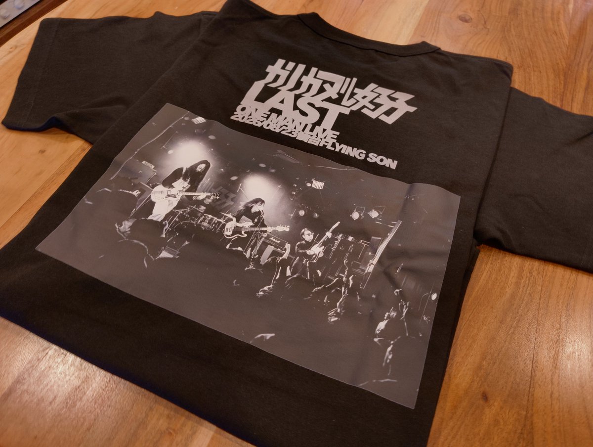 joshiko_joshi's tweet photo. 【🛒boothにて受注開始】

⚫️ラストライブTシャツ
先日のラストライブで手に入れられなかった方はぜひ

🔴餓鬼Tシャツ
復活要望が多かったためラストチャンスとして復刻

どちらも2500円　2週間限定の受注販売になります

※発送時期は目安になります。
https://t.co/KkHNfJzmgs https://t.co/MdYnGzUcXx