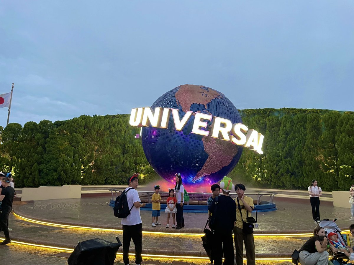 sikibuPP's tweet photo. 久々のUSJ🌎 めっちゃ雨！！！
笑い疲れた！！ https://t.co/OVWaFdCJOY