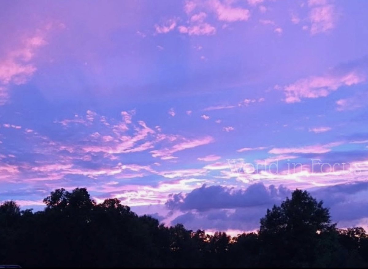 stlhockeyfan73's tweet photo. A peaceful sunset painted in shades of lavender, pink, and blue. 

#Sunset #SunsetPhotography #SkyPhotography #NaturePhotography #EveningSky #Cloudscape #PurpleSky #PinkSky #NatureLovers #PhotographyLovers #WorldInFocus #LandscapePhotography #PhotoOfTheDay #SkyLovers #SunsetLovers