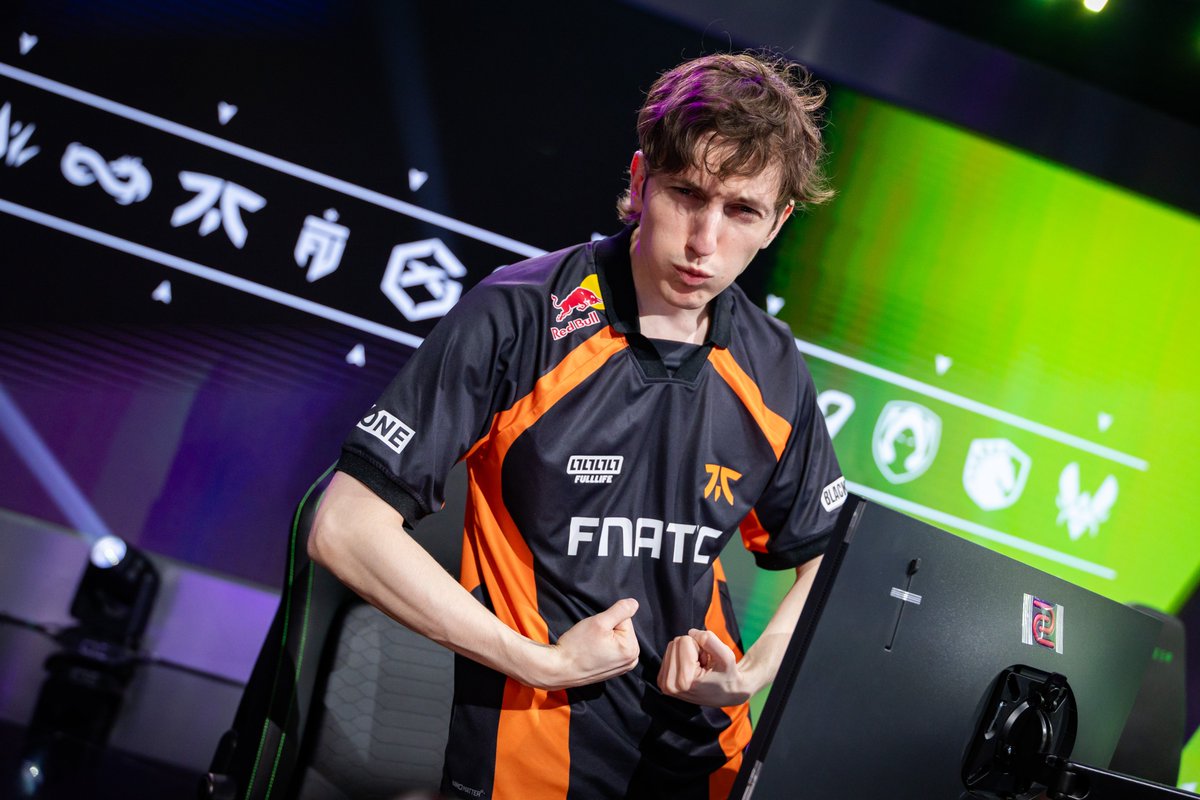 valohabercisi's tweet photo. TEAM HERETICS TRYOUTS

Currently they tryouting with both 🇬🇧Boaster and 🇹🇷Hiro.

Also they testing 🇬🇧Benjyfishy as a second duelist.

Source:@valoinside https://t.co/pnaxx4nJhJ