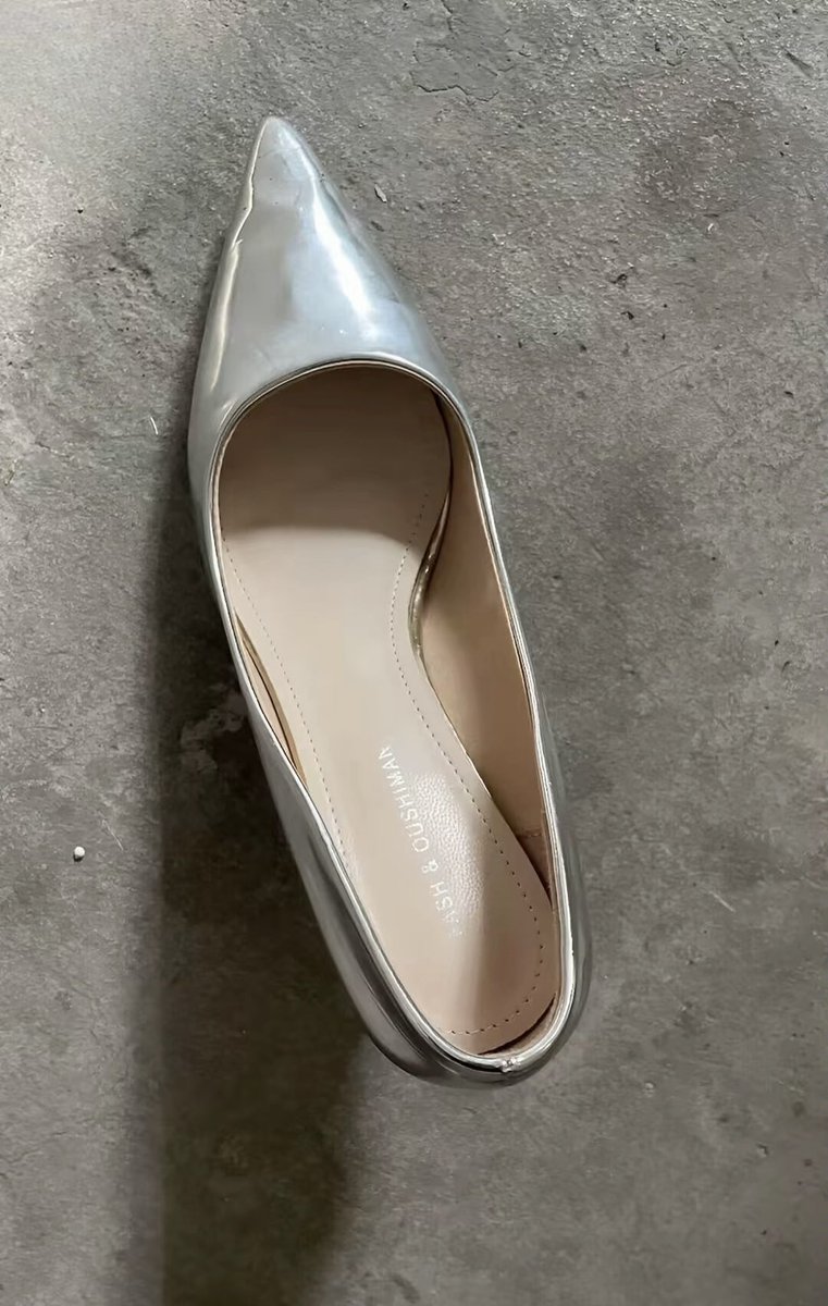 Gffffkqvg's tweet photo. #扫楼 妻子的高跟鞋👠有没有想玩的 https://t.co/1xQgsgPDMx