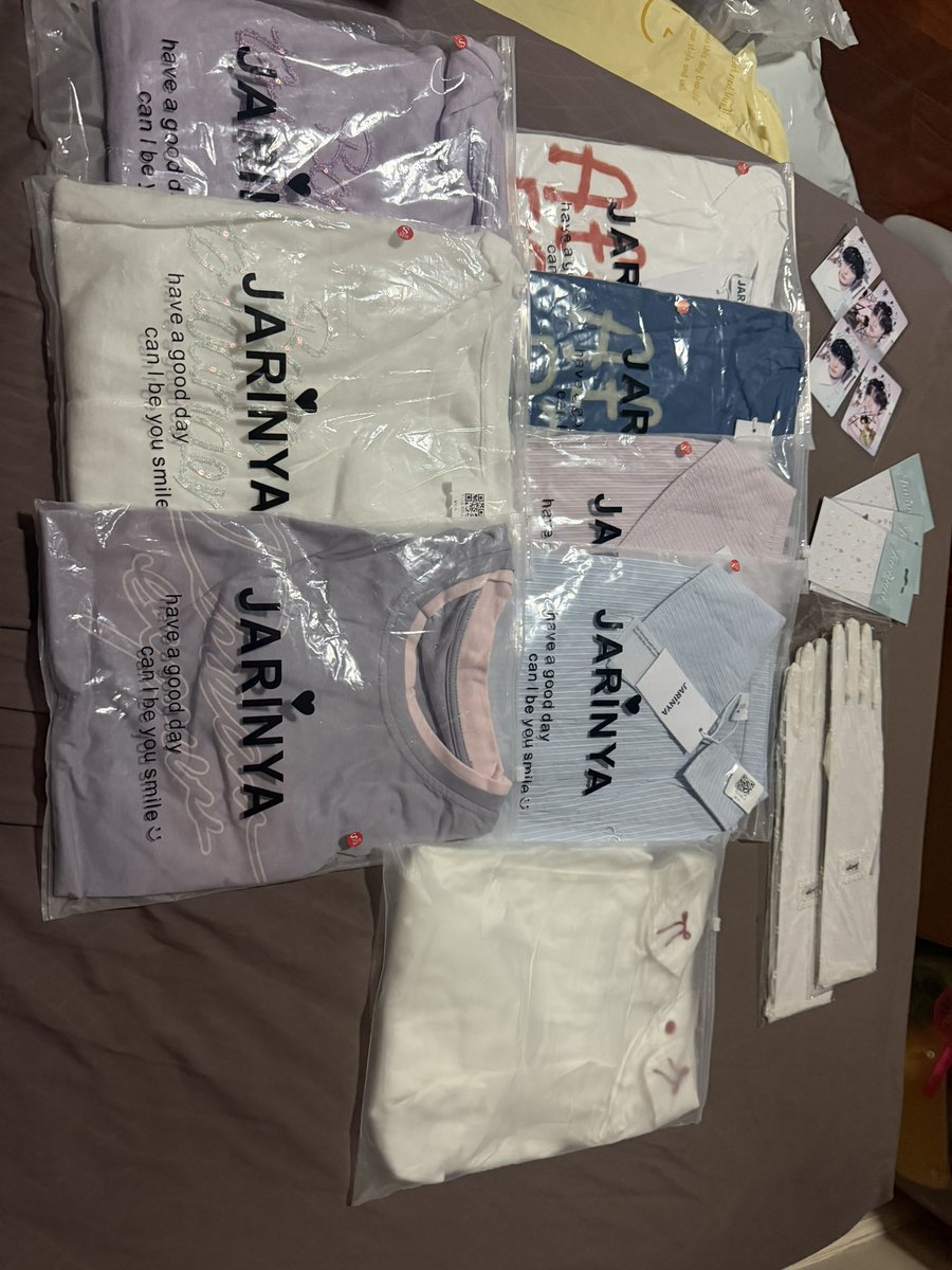 bxxn056's tweet photo. สุ่มแจกคนรี 50฿ ค่ะ ปล่อยราคาเทค่ะ

✨ WTS / ขาย✨พร้อมส่งค่ะ

💜🩵:เซตการ์ดตตป + id + สตก + ถุงมือ 500฿ 
🎀 : สเวตเตอร์ ตัวละ 250฿ aqua(S) cherry(S)
🎀 : คาดิแกน 200฿ navy (M) ม่วง(S)
🎀 : เสื้อยืด150฿
👕 : after rain  ขาว1 น้ำเงิน1 
🎀 : เชิ้ต ตัวละ250 ชมพู(S) 1 ฟ้า(S) 1
👕 : เสื้อเชิ้ตยีนส์ 200฿
🧦: ถุงเท้าคู่ล่ะ 10฿ 
🧢: หมวก 150 ฿ ฟ้า1 ดำ1

📮ค่าส่ง 40฿🚚

#NewSSjarinyaxTTP
#jarinyaxteeteepor
#ตลาดนัดตี๋ตี๋ป๋อ
#jarinyaofficial #ช้อปช่วยติ่ง