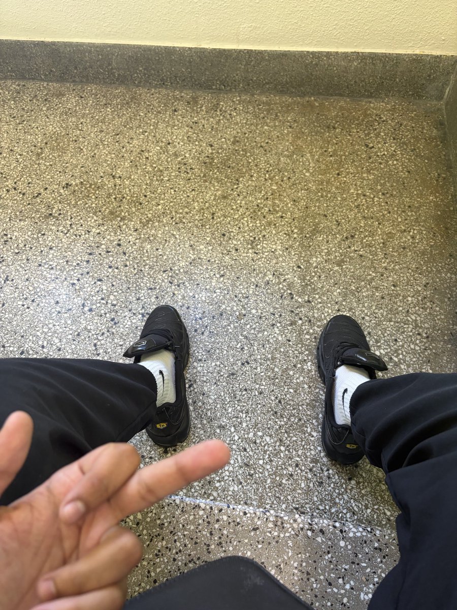 BossMehdi93's tweet photo. ya ki bande de pute chu dan le 92 vnez o pied 😈🖕🏽🖕🏽🖕🏽 https://t.co/zMHZp2lpPC