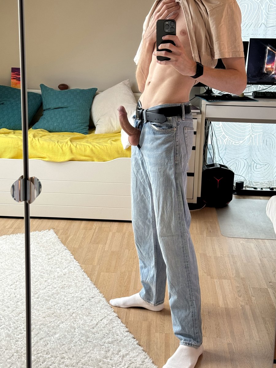 JakeTaroTwink's tweet photo. Rate my dick 1-10 pls be honest 👀 https://t.co/Ubb1Dv3UVk