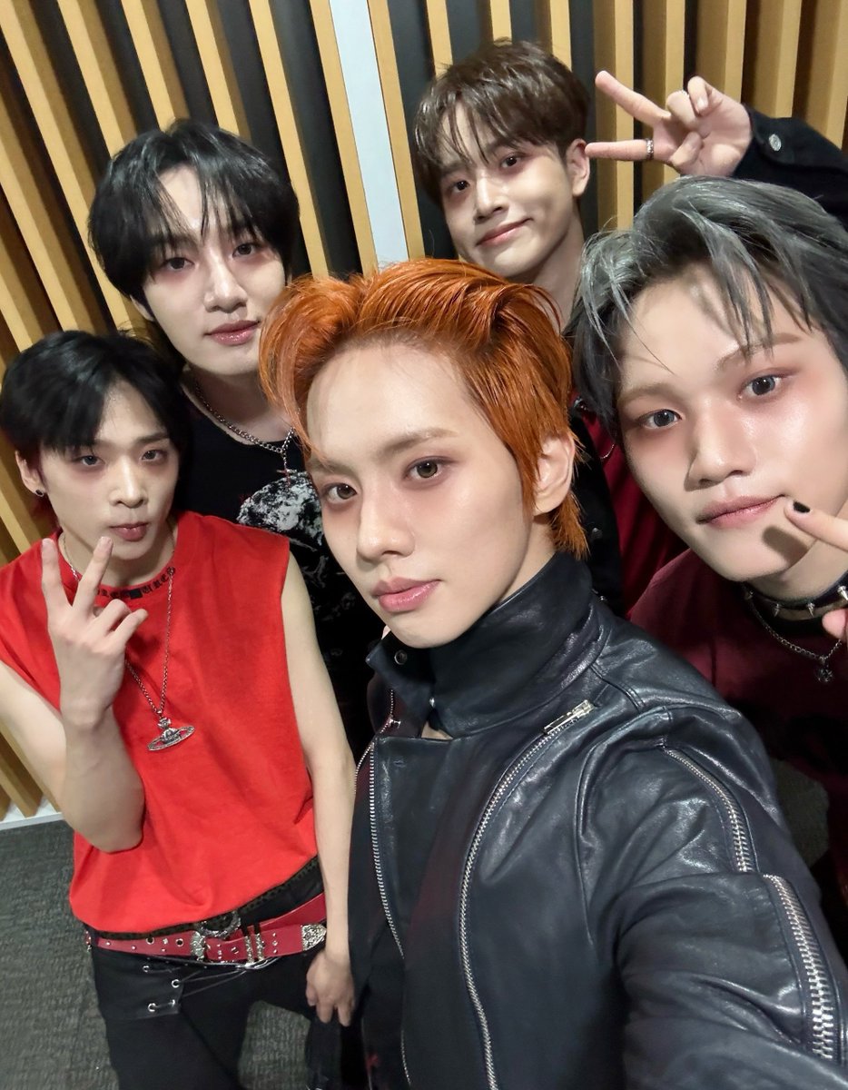 McndOfficial_'s tweet photo. [🛸] Devil로 돌아온 MCND의 강렬했던 첫방송!

GEM! 너무 보고싶었어요
Devil Youth Club은 앞으로도 계속됩니다!

#MCND #엠씨엔디
#DevilYouthClub https://t.co/LW6Rx6a49Z