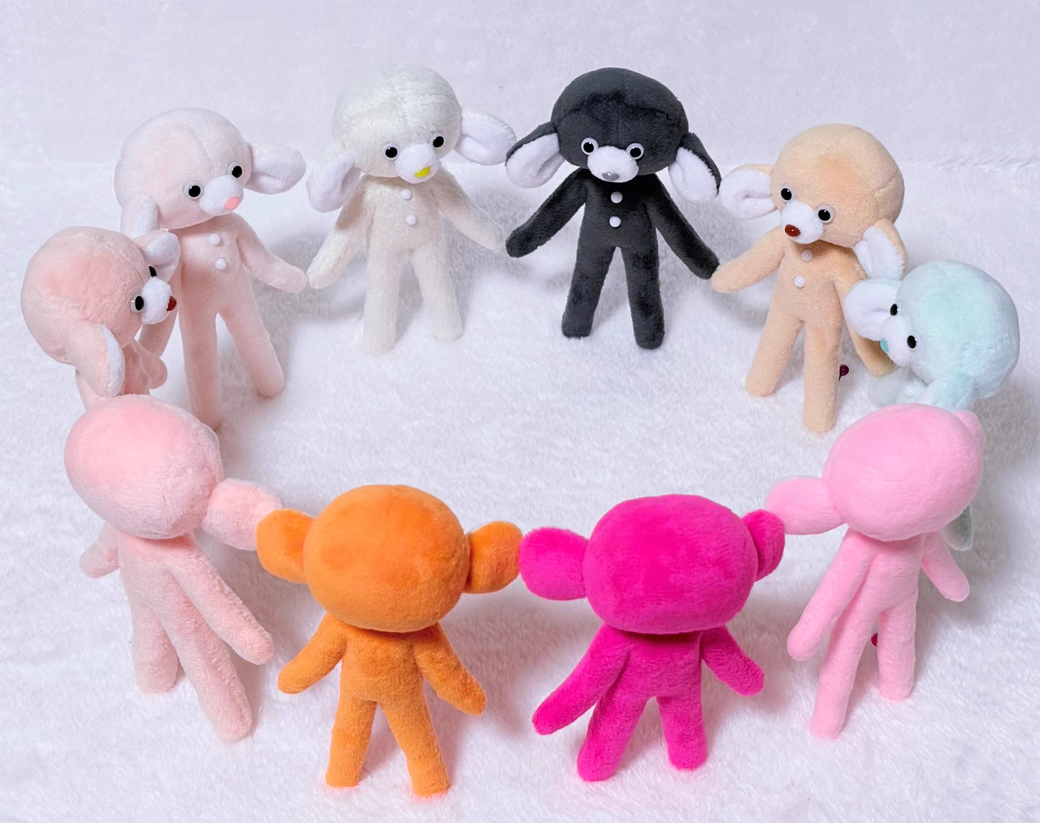 ハンドメイド　作家様　ぬいぐるみ　ペペイアォ ハンドメイド 作家様 ぬいぐるみ ペペイアォ 虚空を見つめるぬいぐるみ