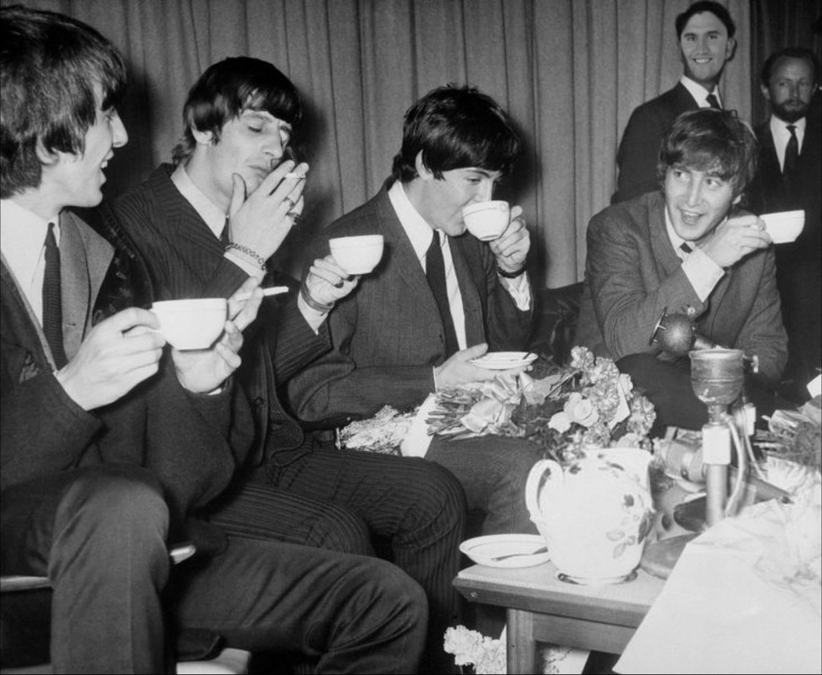 b4tsforlashes's tweet photo. found this photo of them all drinking tea wow how sweet 

#thebeatles #kirked https://t.co/Bl1vFDwjqY