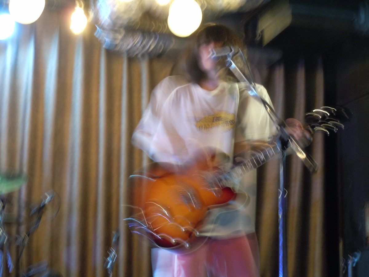 tenshi_hitori_'s tweet photo. ✴︎ Live Video OUT NOW ✴︎

2026.9.9 下北沢近道でのライブより
『ひとりぼっちの天使(live)』の映像が公開されています。

映像 : 大串倫音/RinneOhgushi

>>>
https://t.co/XOBt7DVGes https://t.co/CzE0Rq8cPU