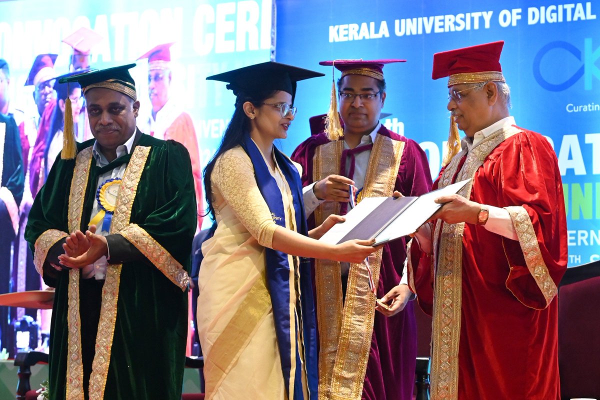 KeralaGovernor's tweet photo. Hon'ble Governor of Keralam Shri Rajendra Vishwanath Arlekar delivered the Convocation Address at the Convocation Ceremony of the Kerala Digital University in Thiruvananthapuram today. https://t.co/Ox55HH3J2b