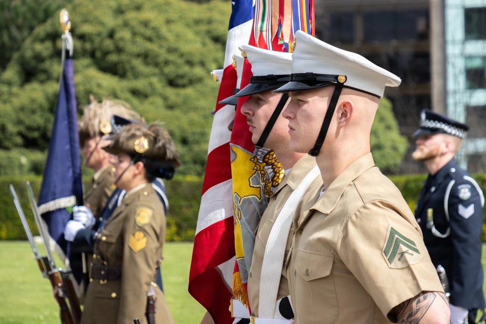 MRFDarwin's tweet photo. Never Forget

U.S. Marines with Marine Rotational Force – Darwin 26 participated in a 9/11 memorial ceremony at the Shrine of Remembrance while in Melbourne for a showcase with the Australian Defence Force at an NFL game.

(📸Cpl. Caleb Goodwin)

#Marines #USMC #MRFD #ADF https://t.co/SKR2kZgSrY