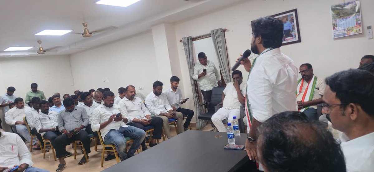 PettemINC's tweet photo. Attended Palair Assembly level Social Media Meeting with DCC president Nuthi Satyanarayana Garu and Social media State coordinators Ram Laxman,Vishnu,Fareed and Bargav 
@INC_Ponguleti https://t.co/whuLyTXMWM