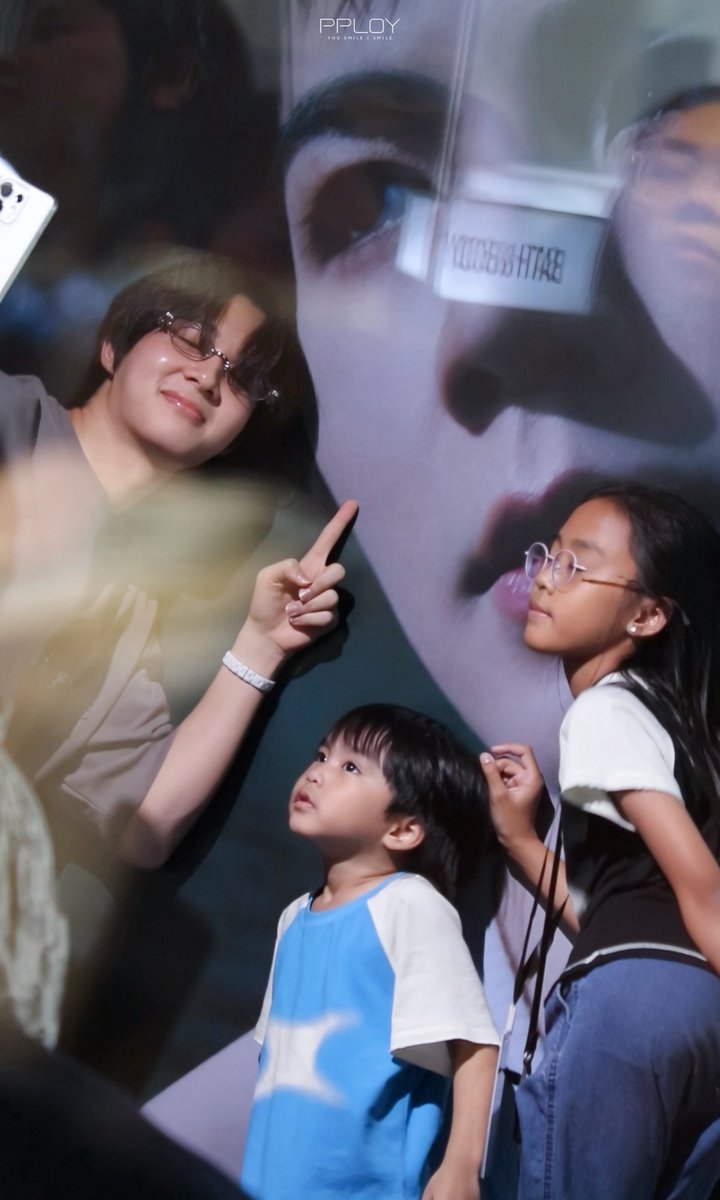 nourelhakhotma1's tweet photo. Uncle Zee with Uncle NuNew with Tara and Tawan
It extremely Cute

🥹😚💘🤏🏻

SUPER SUN EXHIBITION 
#ZeePrukExhibitionxSiamDiscovery
#ZeeNuNew https://t.co/XSKRv8wldQ