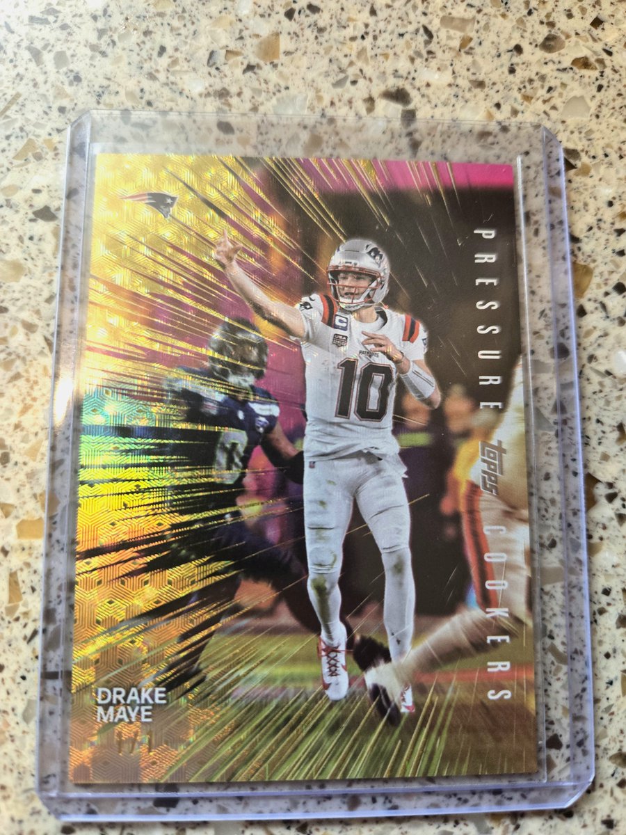 Rmizzle4's tweet photo. @CardPurchaser  Pulled this the other day, last night's events doesnt help matters! https://t.co/NgsvVzUg8K