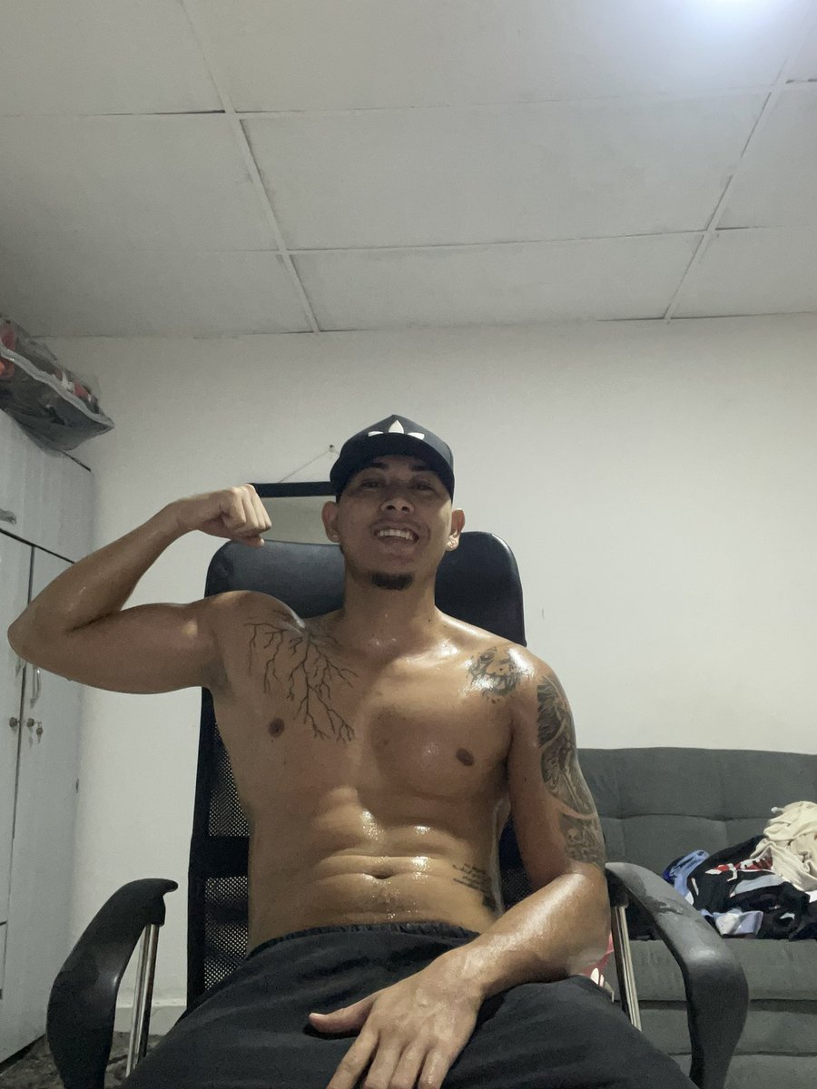 MASTERdomi12's tweet photo. Good morning losers, I need someone to pay me for the gym and I ran out of supplements #pagafantas #sumisofinanciero #findom #cashslave https://t.co/XasxyymM6U