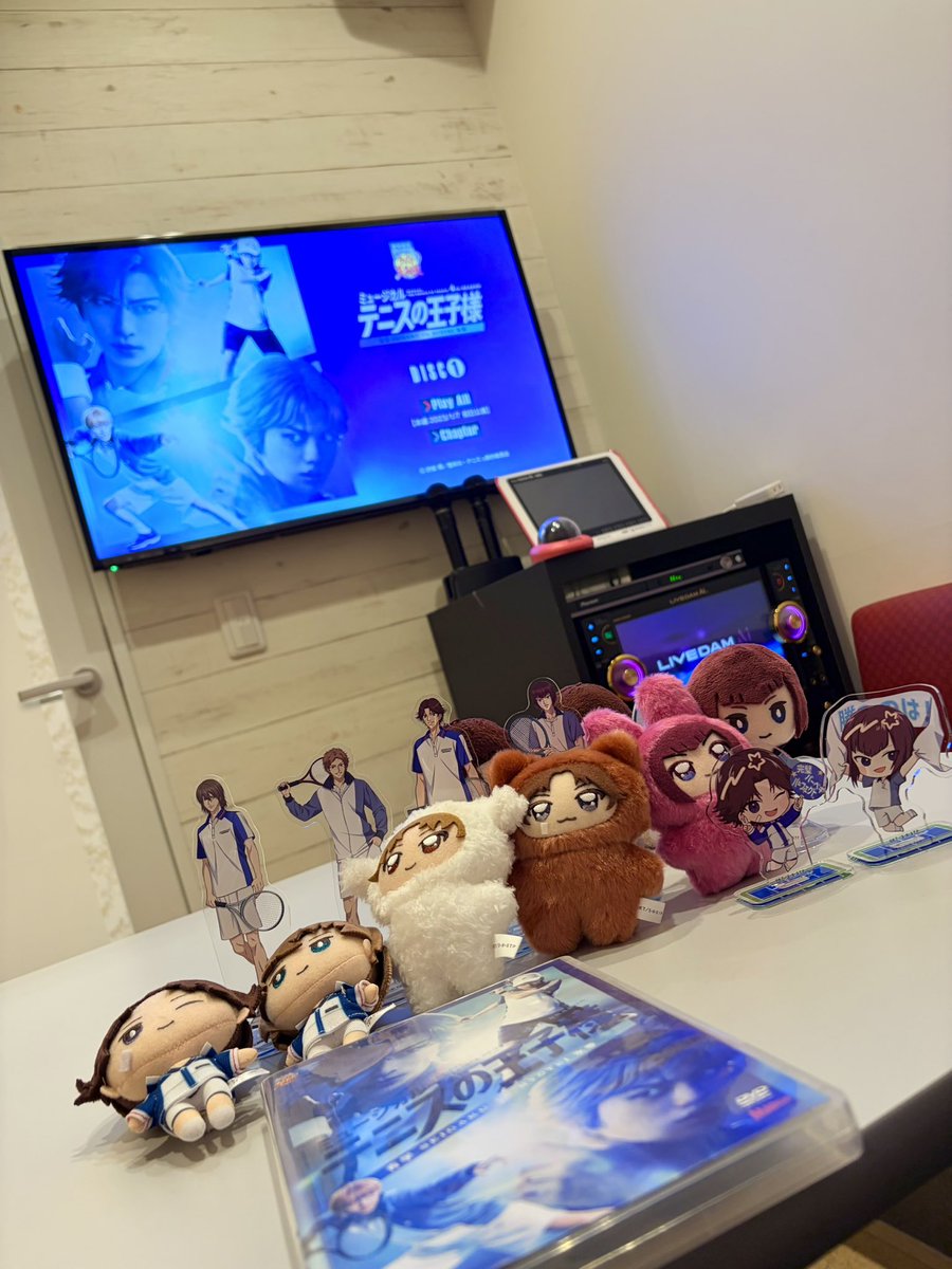 nima_nima36's tweet photo. ジロちゃん推しのお友達と関氷鑑賞会しましたー！🧊💕💕

今日は2人とも氷帝マネ！プリにも付き合ってもらったよーありがとう‼️ https://t.co/bxWewWUQN5