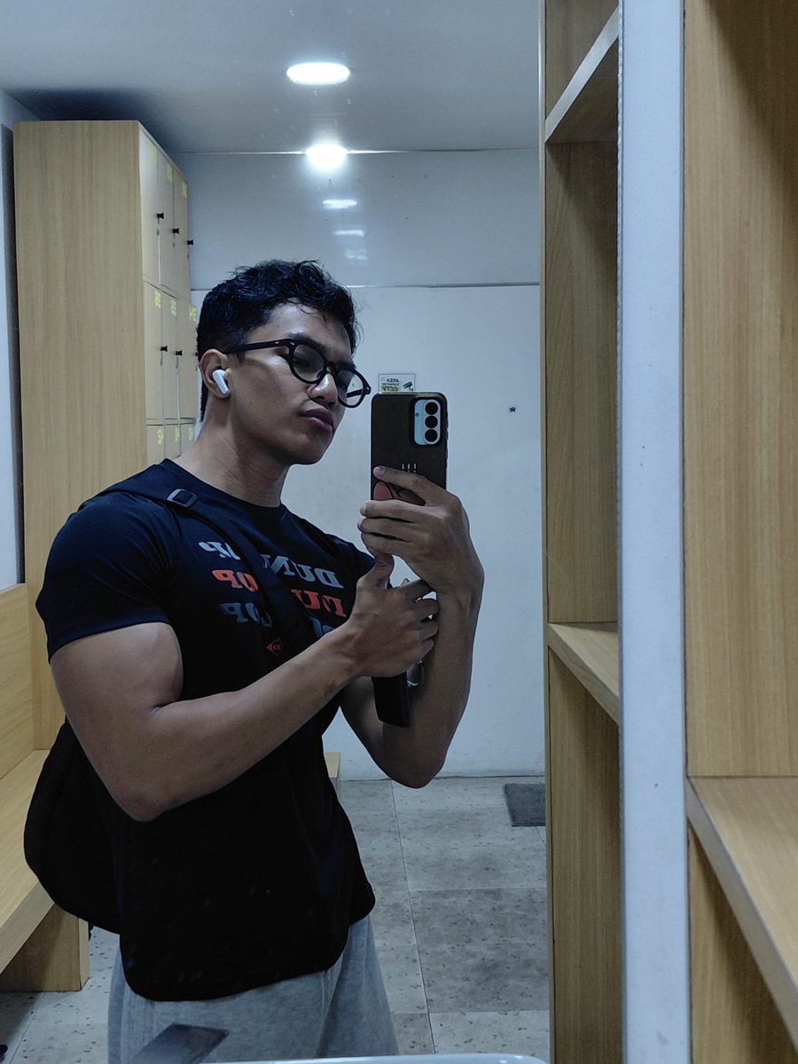 mehsummerghost's tweet photo. Maljum gym aja https://t.co/LoYMVWYdlI