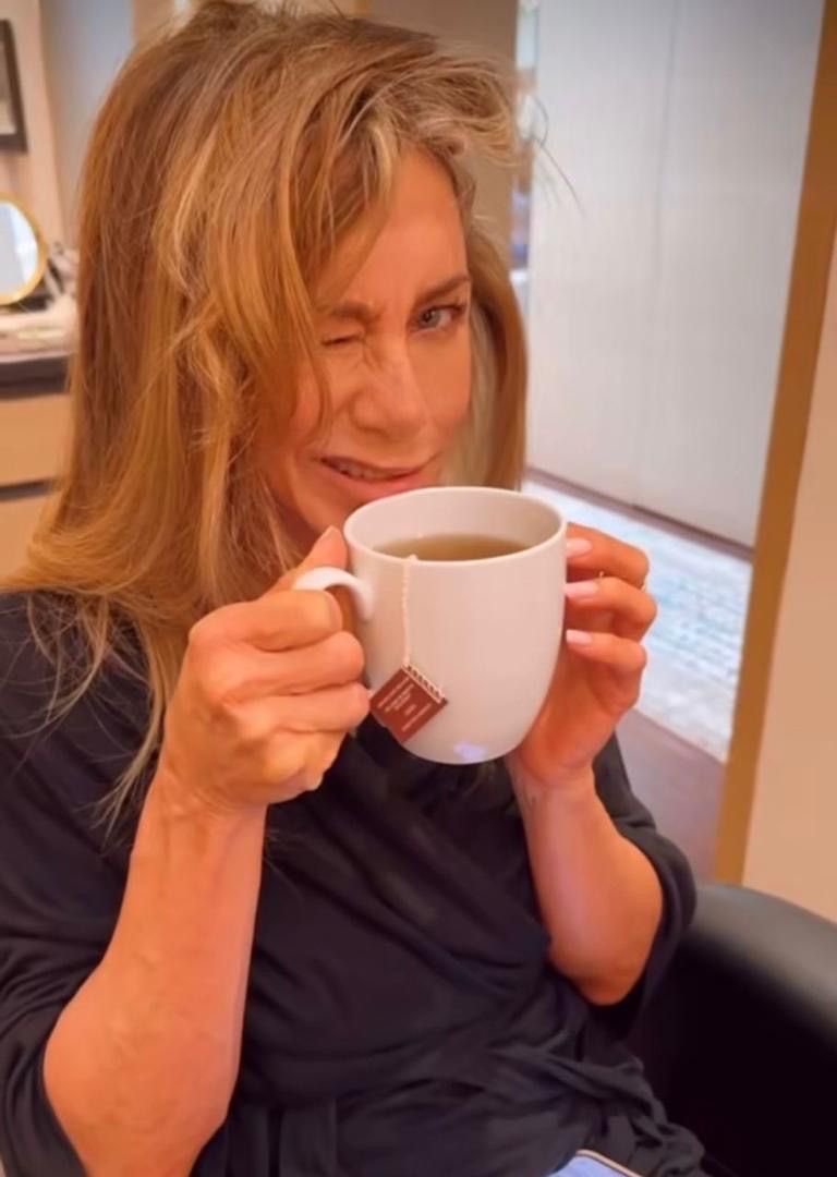 JenniferAnwza5's tweet photo. Can we all agree that nothing beats morning coffee? ☕️💞

#JenniferAniston https://t.co/R1fhplTAWY