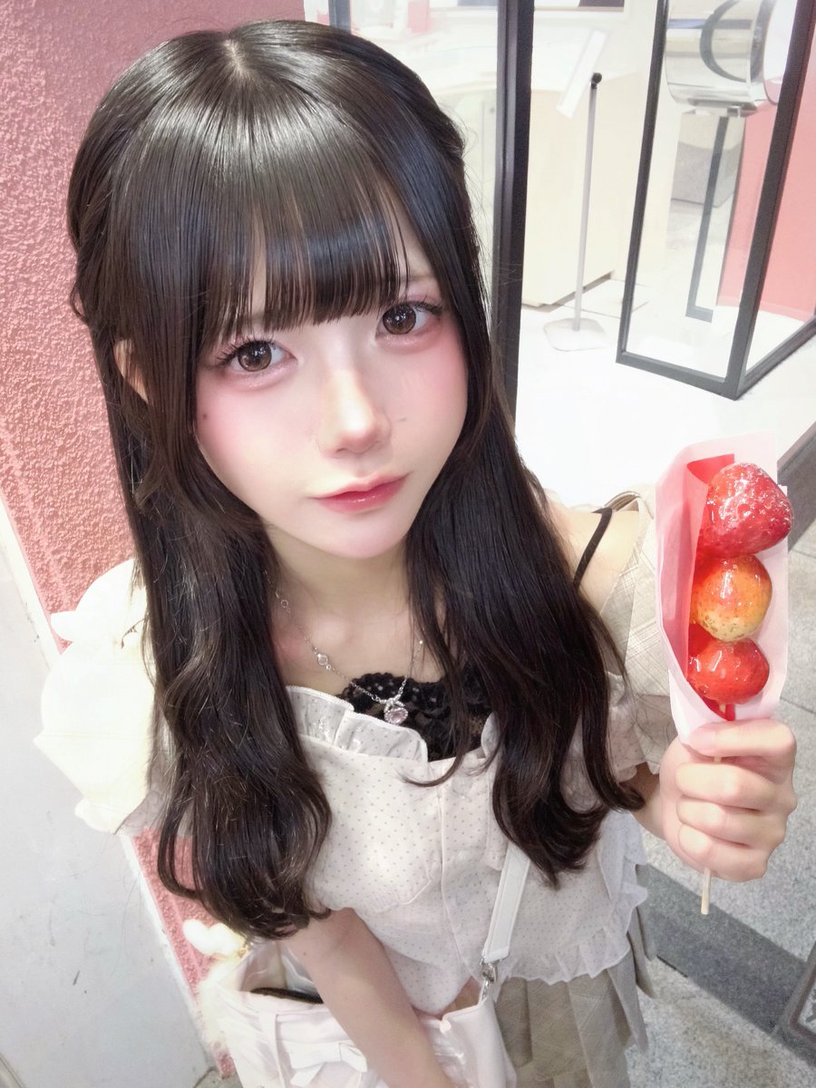 ayasa_VVSiS's tweet photo. いちご1個だけあげる🍓 https://t.co/Fn7VlXsVEO
