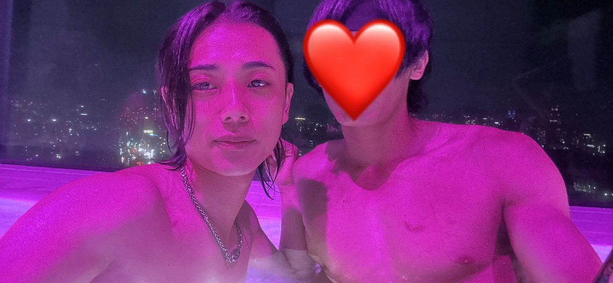 abcccho's tweet photo. 🏊ナイトプール🏊

去年ぐらいの気温だと思って計画だったのにクソ寒すぎてほぼ温泉状態でした♨️

来年は真夏のアッツい時期に行きましょう✊ https://t.co/SZgbprvQeR