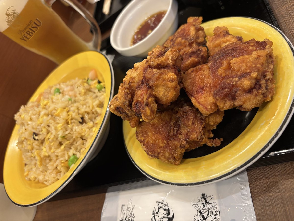 azouitoi's tweet photo. 現地の布袋のほうが大きいね https://t.co/1fqWgWkuaX