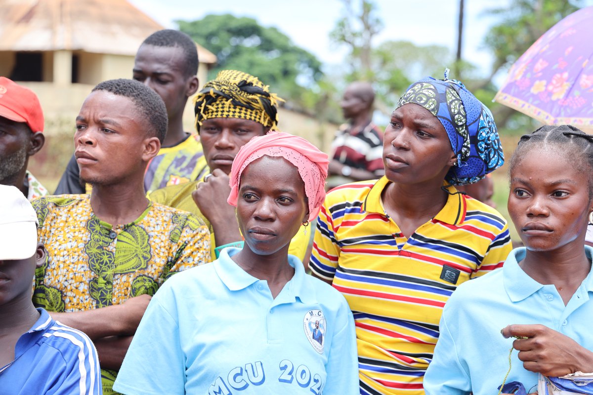 PNUD_RCA's tweet photo. Bria, nord-est #RCA 

Le Gvt🇨🇫 et les Nations Unies🇺🇳 lancent le projet «Dynamique des conflits, transformation et stabilisation» financé 5M $ par @UNPeacebuilding, mis en œuvre par @PNUD_RCA,@UNHCR_CAR et @UNICEF_CAR pour renforcer paix, cohésion sociale et services de l'État. https://t.co/OeOwcC6XLI