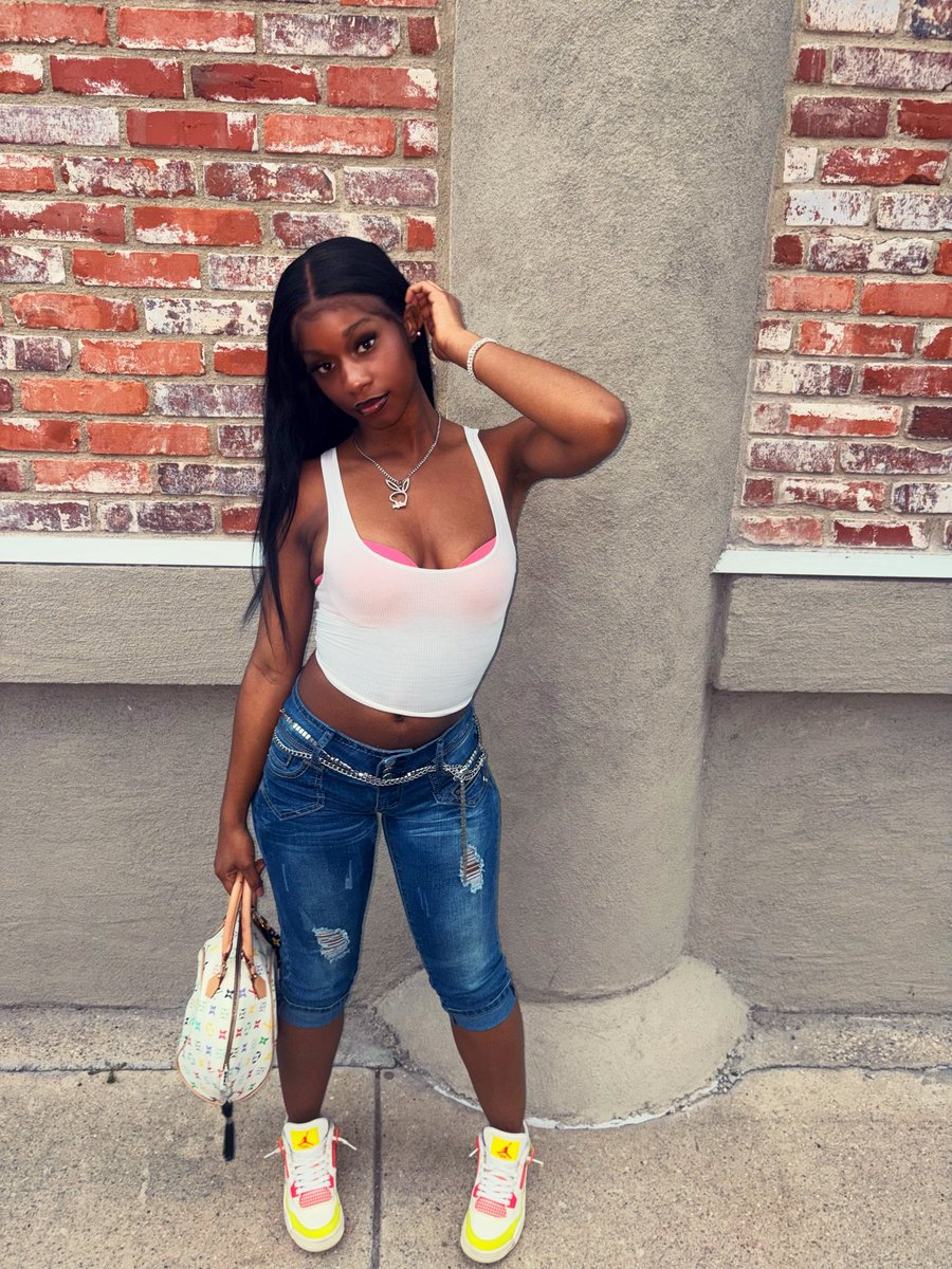 YanahaDoll's tweet photo. I Make it look easy😍 https://t.co/RjnvGQ4dmv