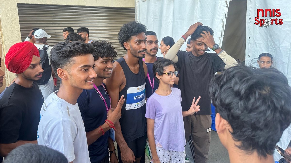 nnis_sports's tweet photo. Vishal T K wins the men’s 400m at the Indian Series Final, clocking a superb 45.36s! 🏆
And moments later, he’s surrounded by fans, soaking up the cheers. ❤️
A win, a crowd, and a lovely moment to savour.
#Athletics #IndianAthletics #800m #IndianSeries #AsianGames2026 #IndianAthletics #Athletics #NNISSports