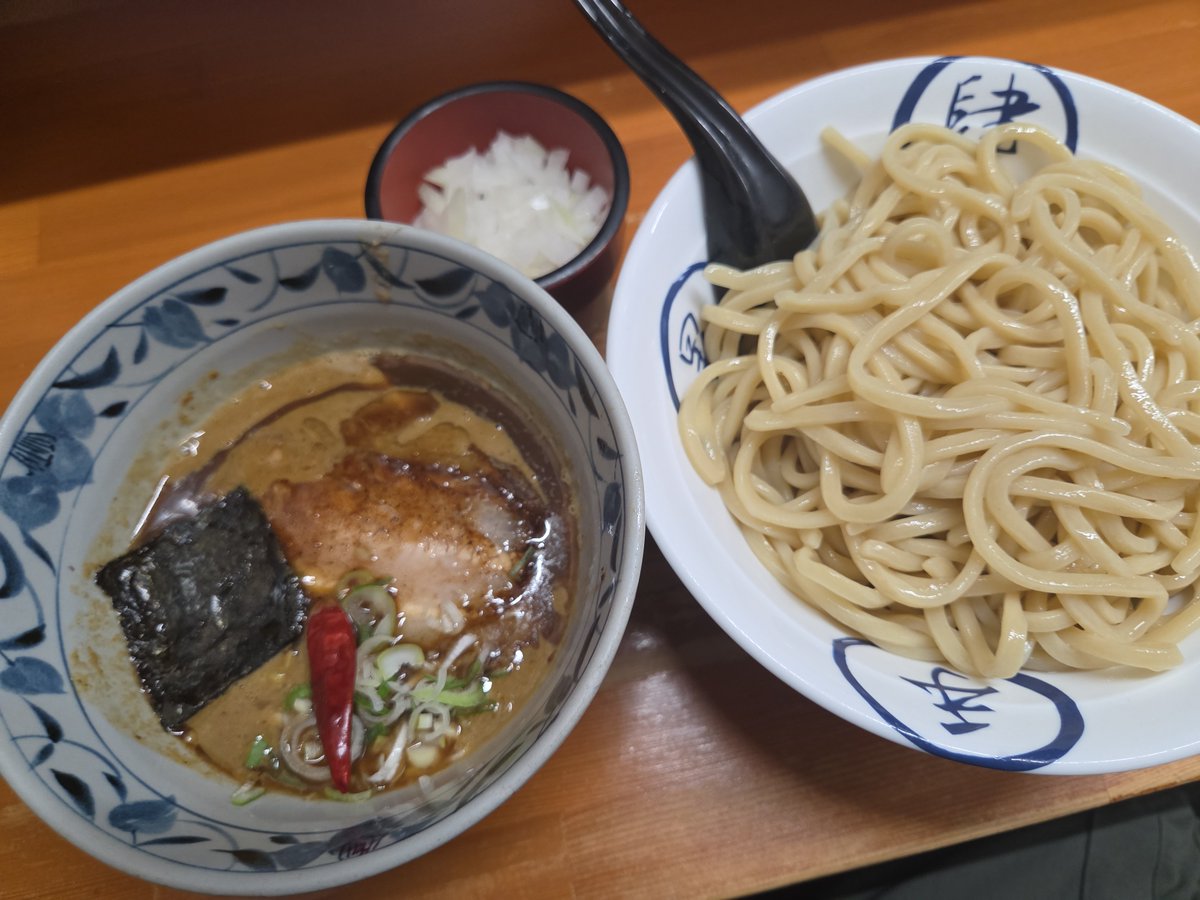 yu_y_yu55's tweet photo. 自家製麺　福は内
金兵衛
とんかつとんき
そば処二葉 https://t.co/Nb812VsiBJ