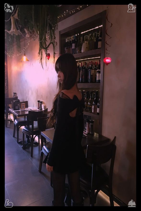 1998MarcioR's tweet photo. 🏟Wedding Cleaning The bridal gown is white. Mia at last receives additional blue sugar and creates a round of blue cotton candy. She raises it for the children, who applaud and rush toward her stand, excited to grab the sugary delight. https://t.co/ijxbgJ4BOj