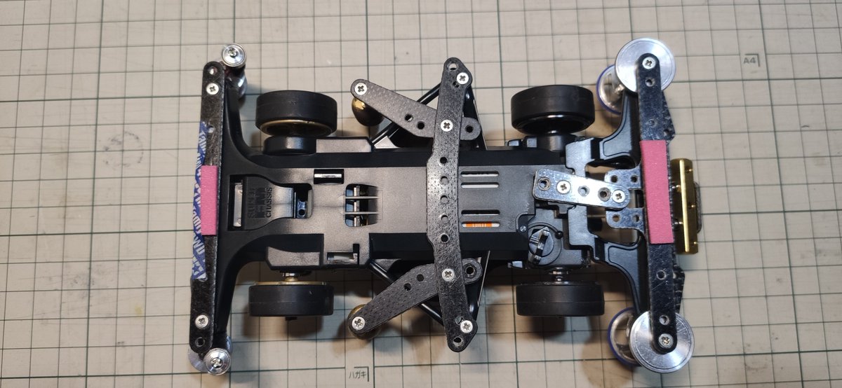 Fenzak's tweet photo. 裏で補強。なのでタイヤは26mm。 https://t.co/Zo7mvPGZmT