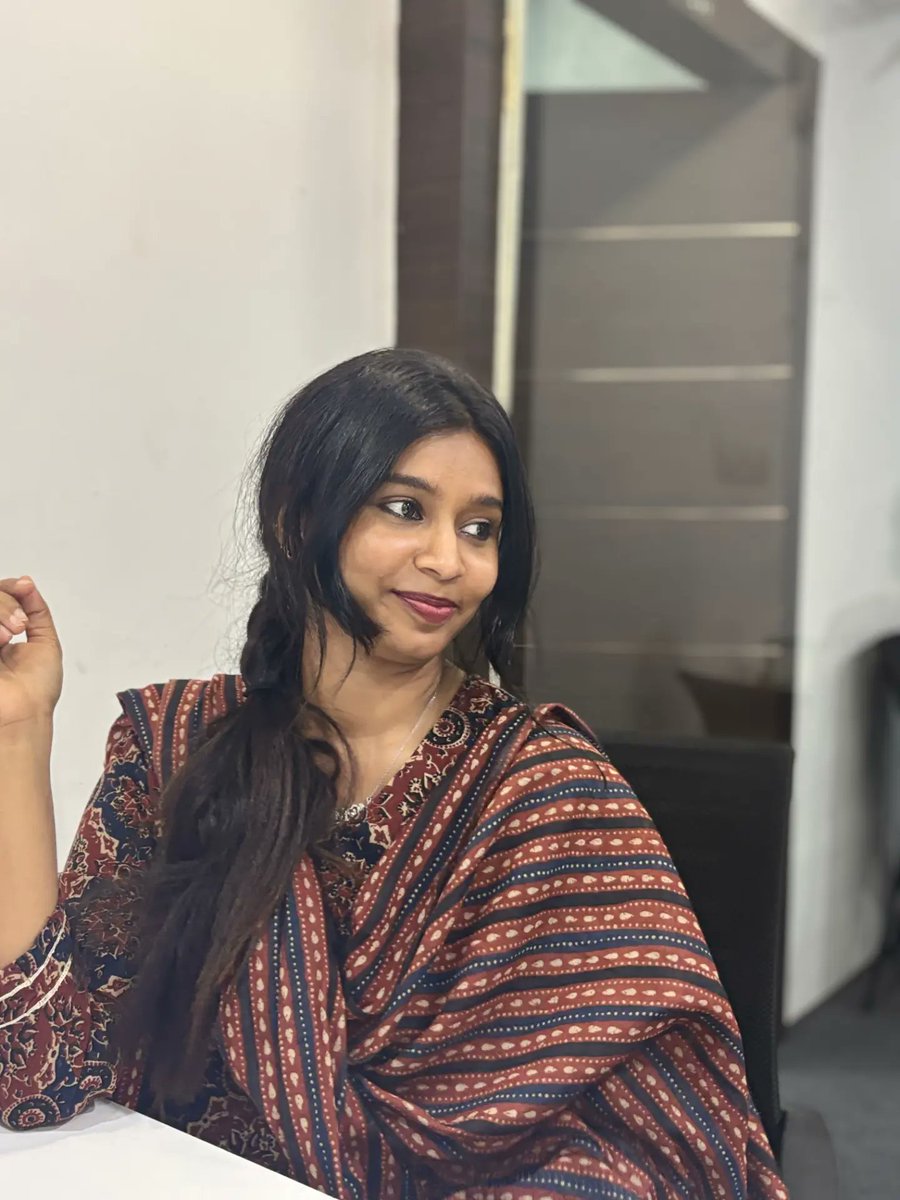 mi_farm's tweet photo. Being his Priya. https://t.co/kRG6sK83ps