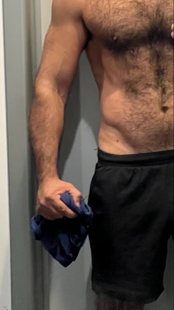 adonisallure35's tweet photo. Gym gym gym 
#sicilian #gayxl #sicily #hairychest #chest https://t.co/a96f4ggbMD
